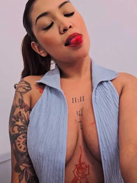 Valeria Lazuli on OnlyFans