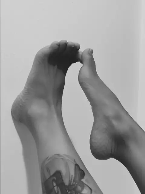 Lady Feet 512 on OnlyFans