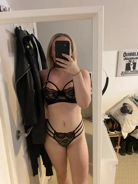 Alyx on OnlyFans