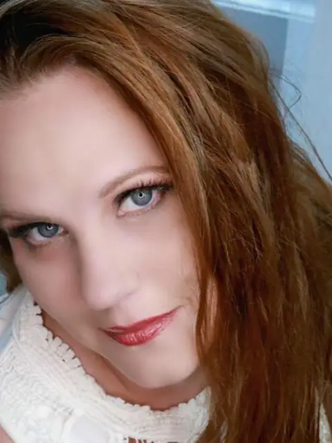 Savannah Lace OnlyFans profile