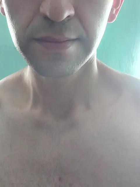 El chico geek on OnlyFans