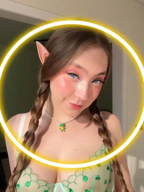 Flora on OnlyFans
