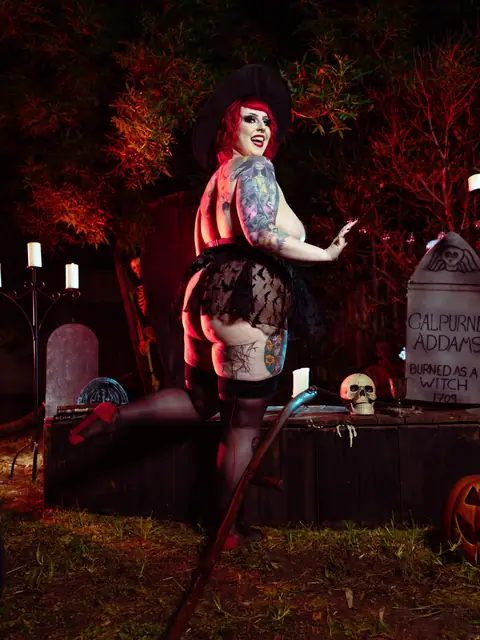 Evie Eerie on OnlyFans