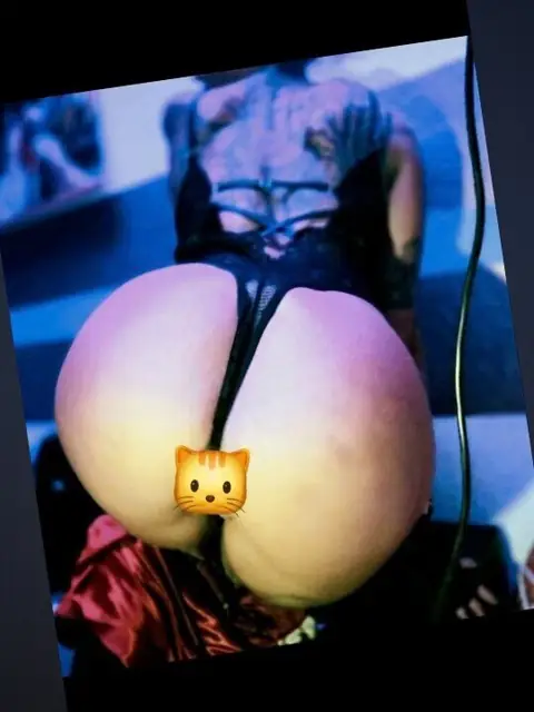 OF L 7R L 7 TTE 3 $ Ft on OnlyFans