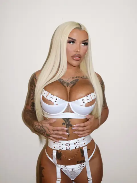Malgosia Krajewska on OnlyFans