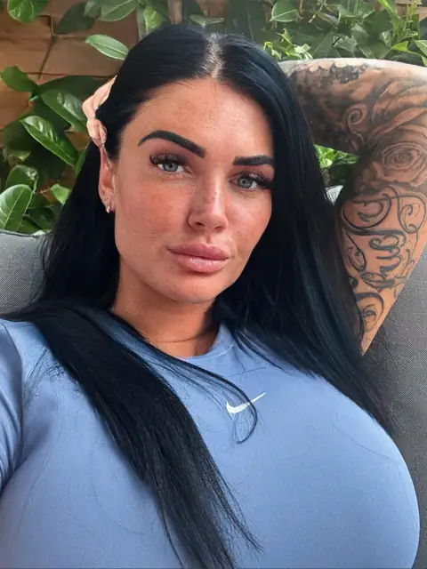 Emma Leigh on OnlyFans