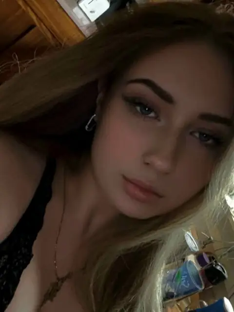 Izabella Reya on OnlyFans