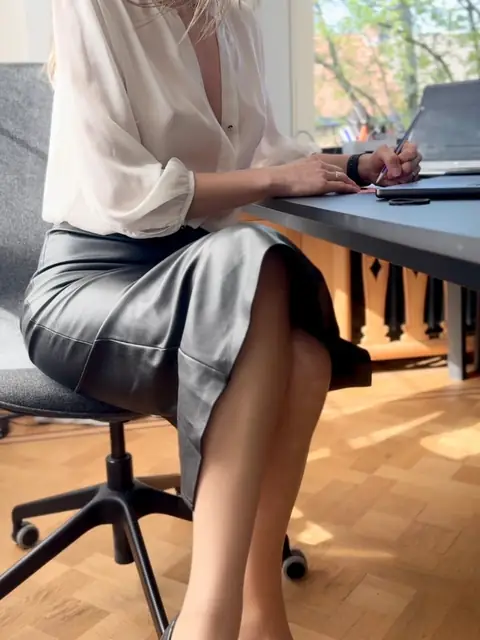 Office Girl Bibi Free on OnlyFans