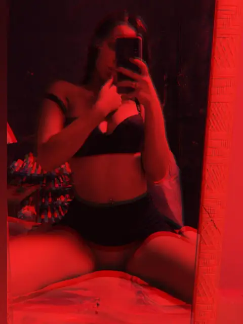 Zovra on OnlyFans