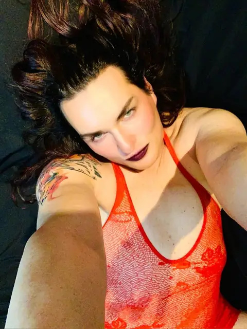 Poppy Gold on OnlyFans