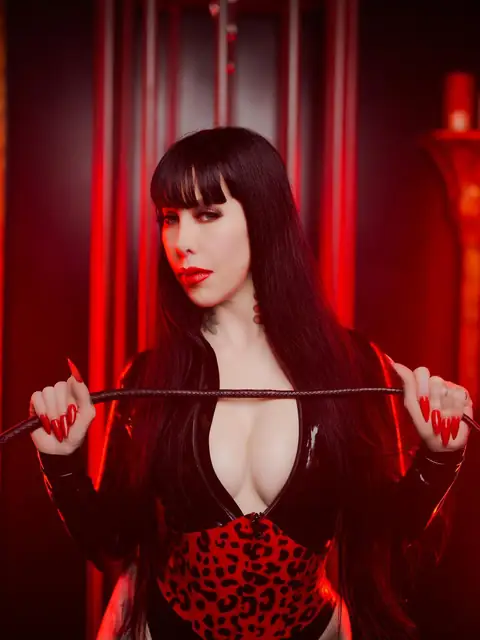 Mistress Porcelain Midnight on OnlyFans