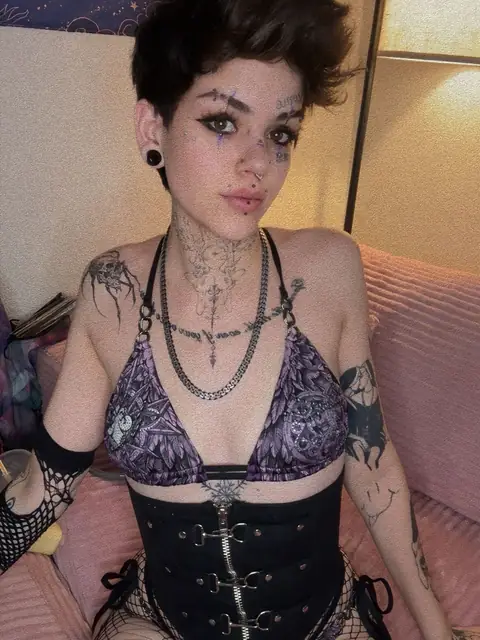 Queen Kitten on OnlyFans