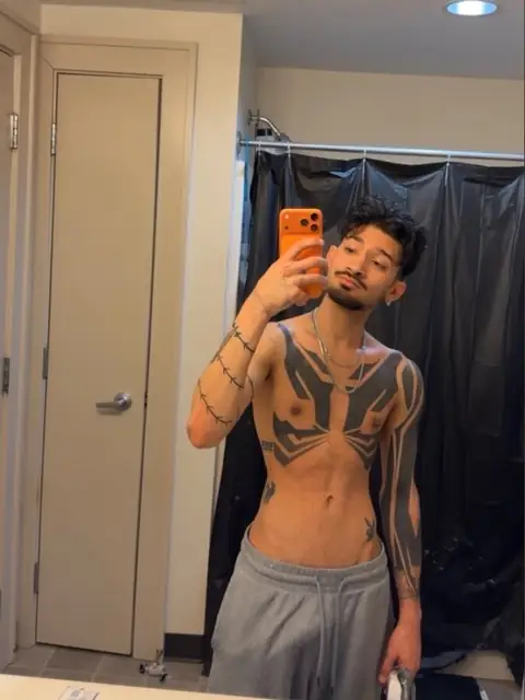 Thatzuelanshlong OnlyFans profile