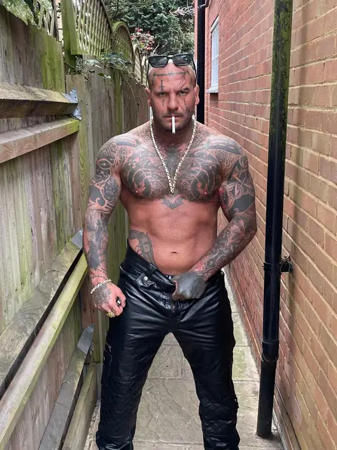 Titan essex on OnlyFans