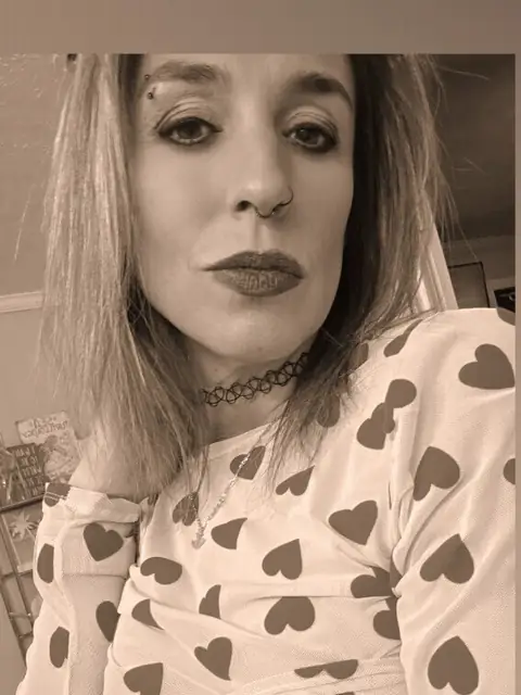 E OnlyFans profile