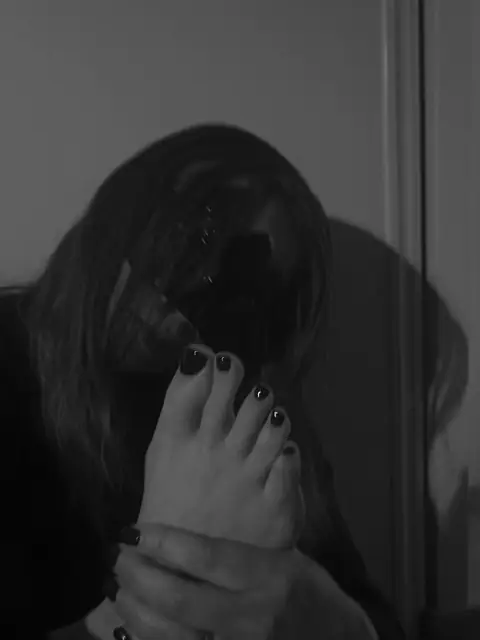 Zoe Cutie feet on OnlyFans