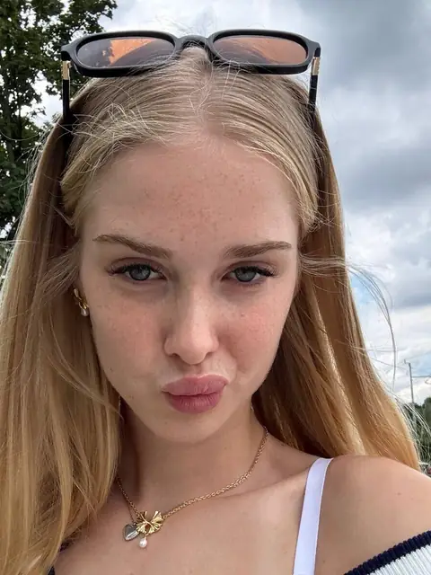 Celine Ren on OnlyFans