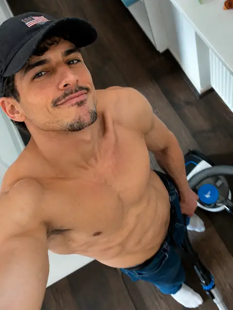 La French Baguette XL on OnlyFans
