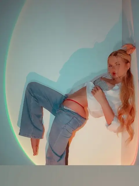 LuLu Romanova on OnlyFans