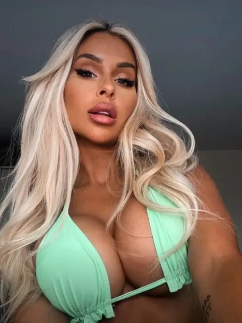 Mistress Mia on OnlyFans