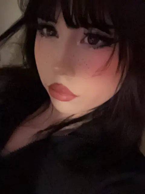 Daisy | 19 on OnlyFans