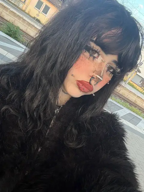 EmoLana OnlyFans profile